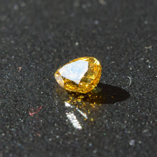 0,35 ct, Fancy Deep Orangy-Yellow, SI1, Pear, GIA Certified