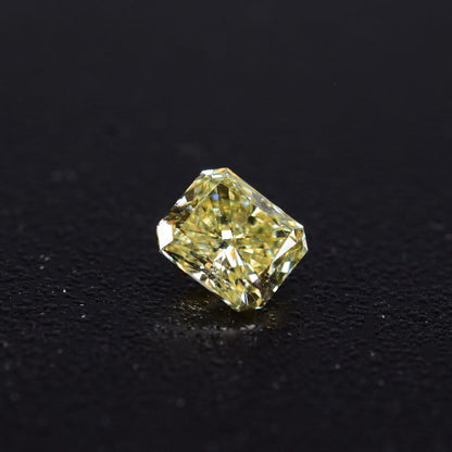 0,5 ct, Fancy Light Yellow, VVS1, Radiant, GIA Certified