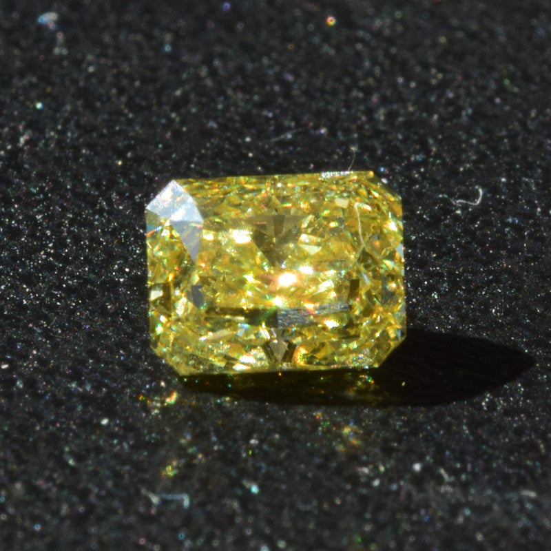 0,71 ct, Fancy Intense Yellow, VS1, Radiant, GIA Certified