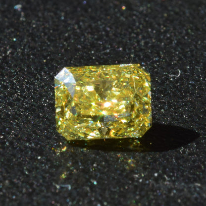 0,71 ct, Fancy Intense Yellow, VS1, Radiant, GIA Certified
