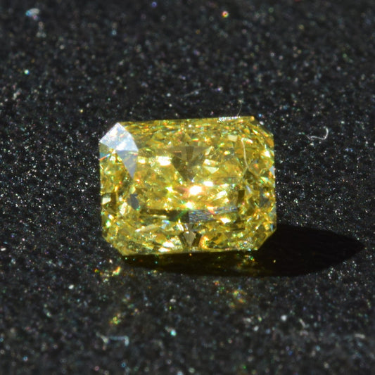 0,71 ct, Fancy Intense Yellow, VS1, Radiant, GIA Certified