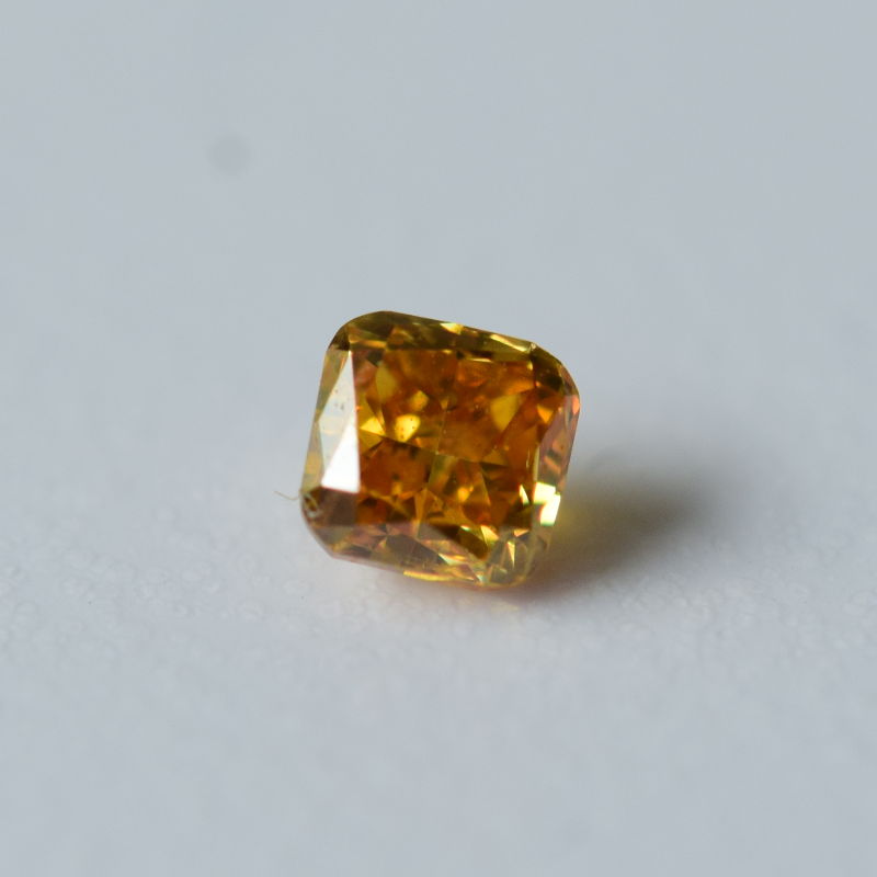 0,15 ct, Fancy Deep Yellow-Orange, SI2, Radiant, GIA Certified