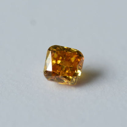 0,15 ct, Fancy Deep Yellow-Orange, SI2, Radiant, GIA Certified