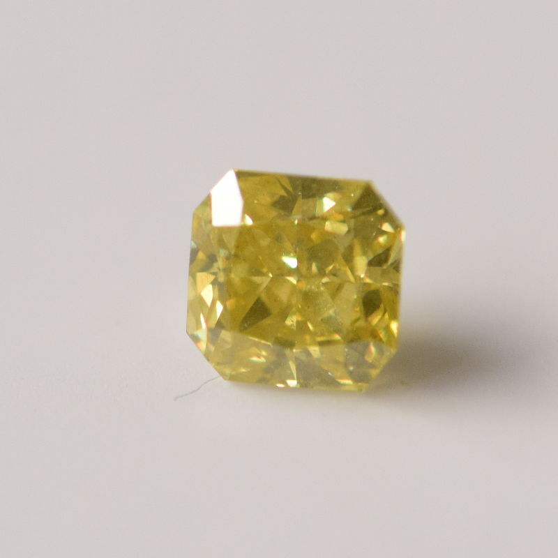 0,18 ct, Fancy Intense Greenish Yellow, I1, Radiant, IGI Certified