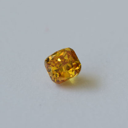 0,15 ct, Fancy Deep Orange-Yellow, VS1, Radiant, IGI Certified