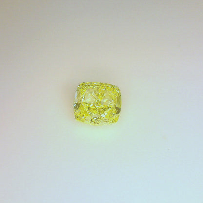 1,01 ct, Fancy Yellow, IF, Cushion, GIA Certified