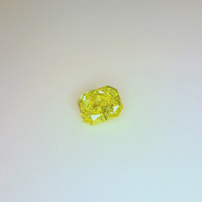 0,54 ct, Fancy Vivid Yellow, VVS1, Radiant, GIA Certified