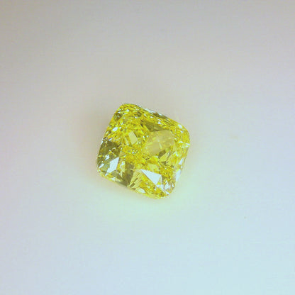 2,00 ct, Fancy Intense Yellow, IF, Cushion, GIA Certified