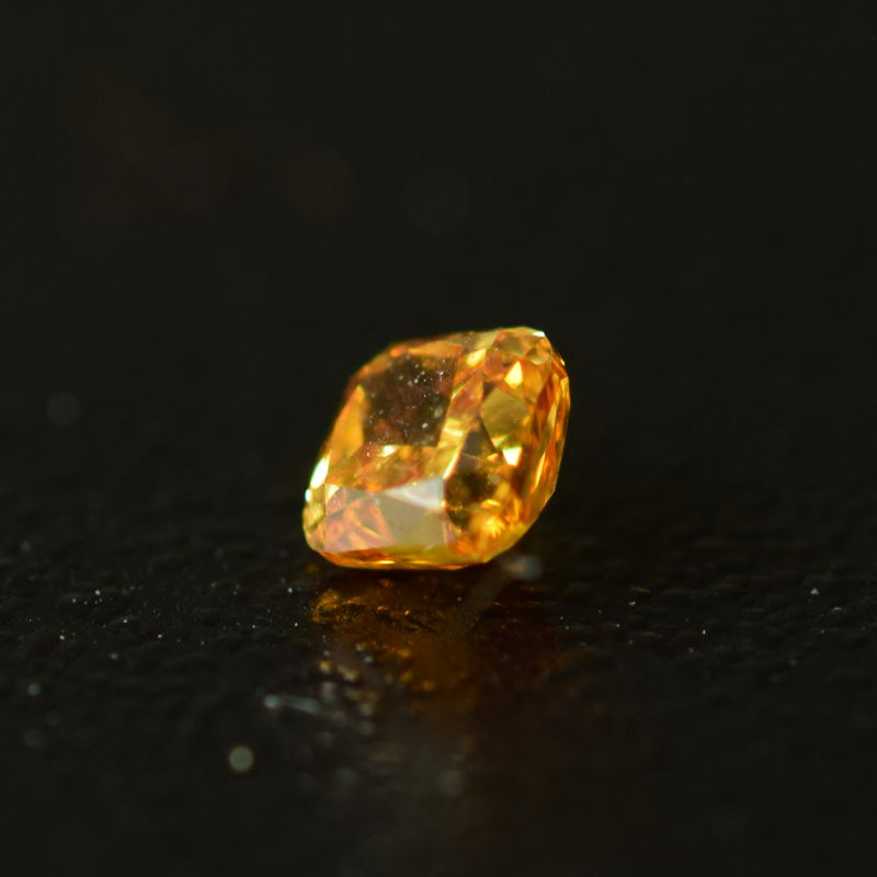 0,15 ct, Fancy Deep Yellow-Orange, SI2, Radiant, GIA Certified