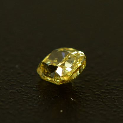0,24 ct, Fancy Intense Brownish Yellow, SI2, Cushion, IGI Certified