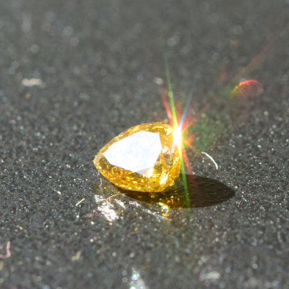 0,35 ct, Fancy Deep Orangy-Yellow, SI1, Pear, GIA Certified