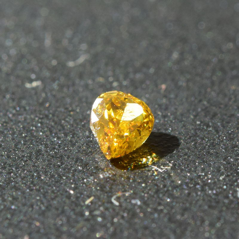 0,35 ct, Fancy Deep Orangy-Yellow, SI1, Pear, GIA Certified
