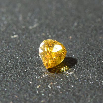 0,35 ct, Fancy Deep Orangy-Yellow, SI1, Pear, GIA Certified