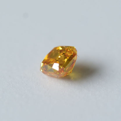 0,15 ct, Fancy Deep Yellow-Orange, SI2, Radiant, GIA Certified