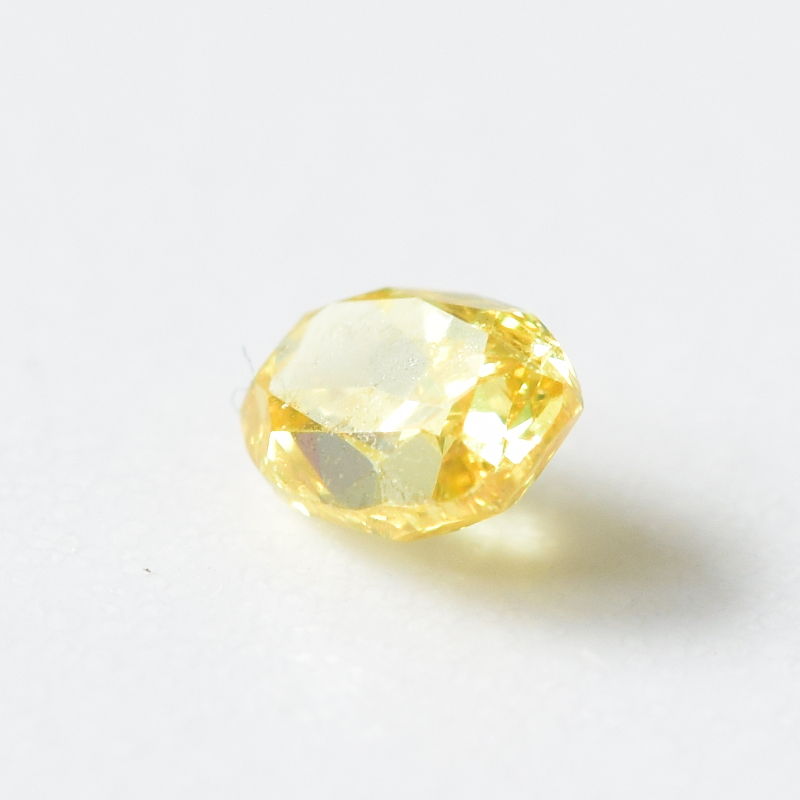 0,17 ct, Fancy Vivid Yellow, VVS2, Oval, IGI Certified