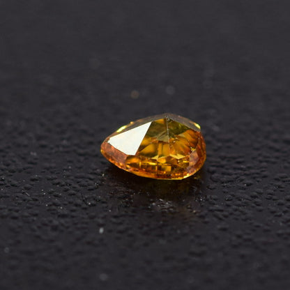0,18 ct, Fancy Intense Orange, VS2, Pear, IGI Certified